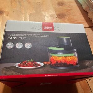 Kuhn Rikon Easy Cut Vegetable Chopper - Black and Green